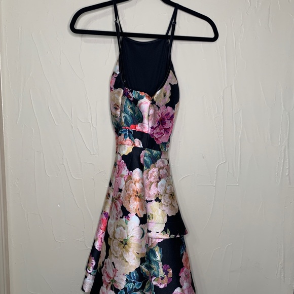 Xtraordinary Dress - Picture 3 of 4